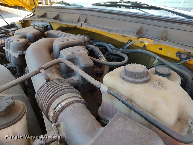 image for item LU9122 2015 Ford F350 Super Duty XL  utility bed pickup truck