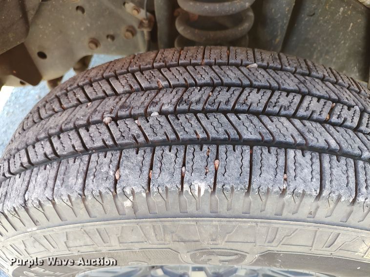 image for item LU9122 2015 Ford F350 Super Duty XL  utility bed pickup truck