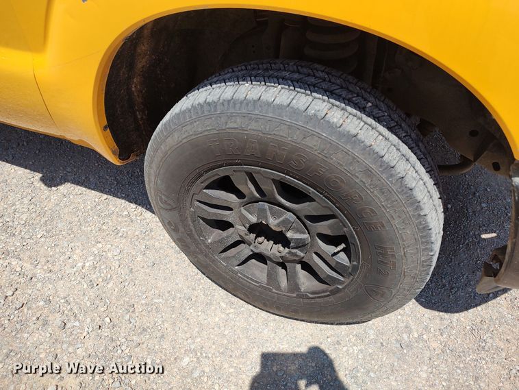 image for item LU9122 2015 Ford F350 Super Duty XL  utility bed pickup truck