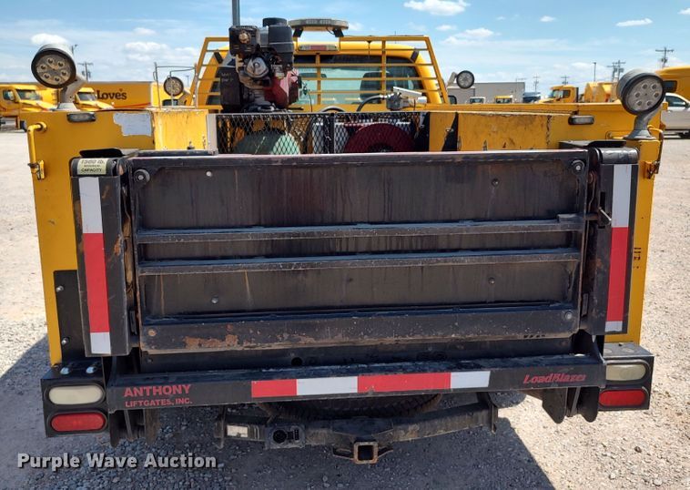 image for item LU9126 2015 Ford F350 Super Duty XL  utility bed pickup truck