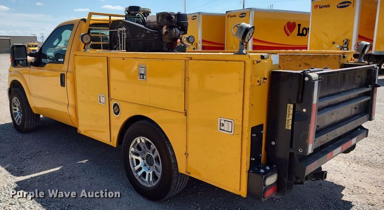 image for item LU9126 2015 Ford F350 Super Duty XL  utility bed pickup truck