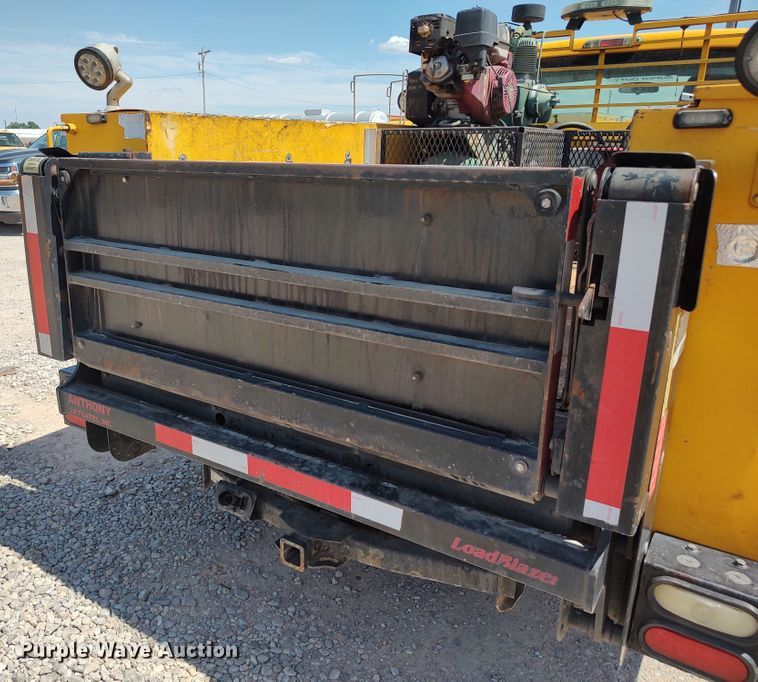 image for item LU9126 2015 Ford F350 Super Duty XL  utility bed pickup truck