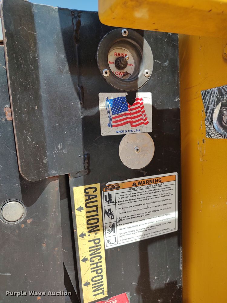 image for item LU9126 2015 Ford F350 Super Duty XL  utility bed pickup truck