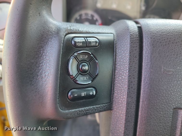 image for item LU9126 2015 Ford F350 Super Duty XL  utility bed pickup truck