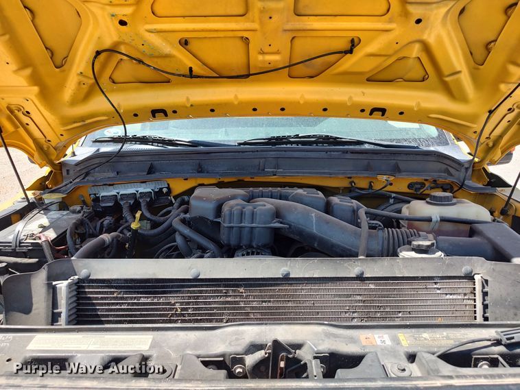 image for item LU9126 2015 Ford F350 Super Duty XL  utility bed pickup truck