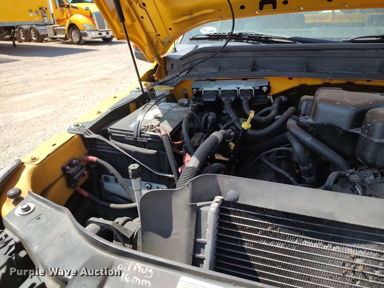 image for item LU9126 2015 Ford F350 Super Duty XL  utility bed pickup truck