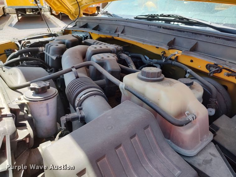 image for item LU9126 2015 Ford F350 Super Duty XL  utility bed pickup truck