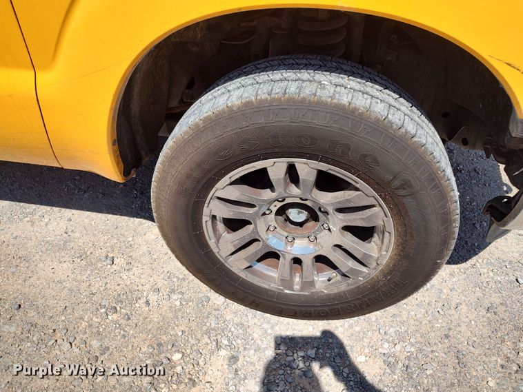 image for item LU9126 2015 Ford F350 Super Duty XL  utility bed pickup truck