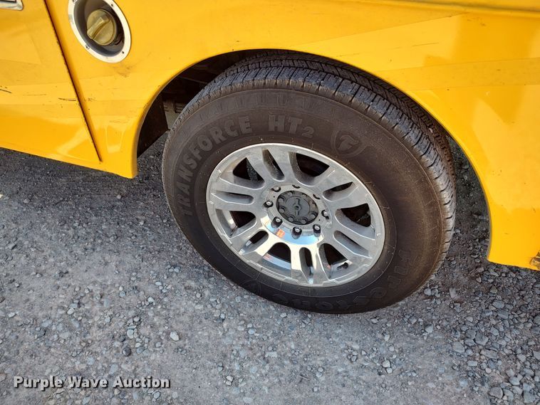 image for item LU9126 2015 Ford F350 Super Duty XL  utility bed pickup truck