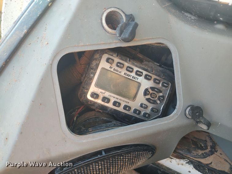 image for item LU9132 2014 Bobcat T630  tracked skid steer loader