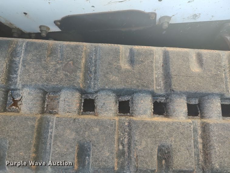 image for item LU9132 2014 Bobcat T630  tracked skid steer loader