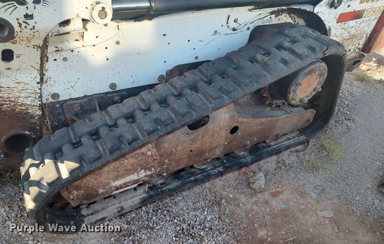 image for item LU9132 2014 Bobcat T630  tracked skid steer loader