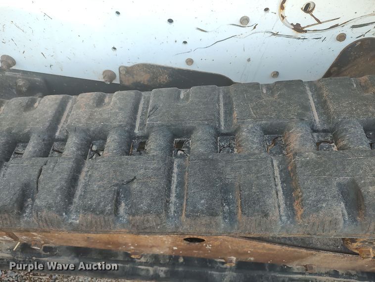 image for item LU9132 2014 Bobcat T630  tracked skid steer loader