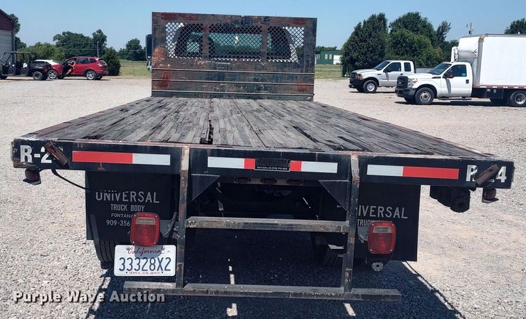 image for item LU9136 2006 Ford F650  SuperCab flatbed truck