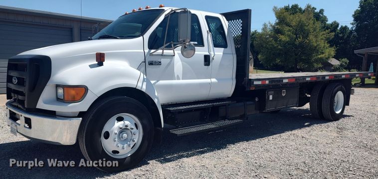 image for item LU9136 2006 Ford F650  SuperCab flatbed truck