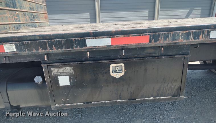 image for item LU9136 2006 Ford F650  SuperCab flatbed truck