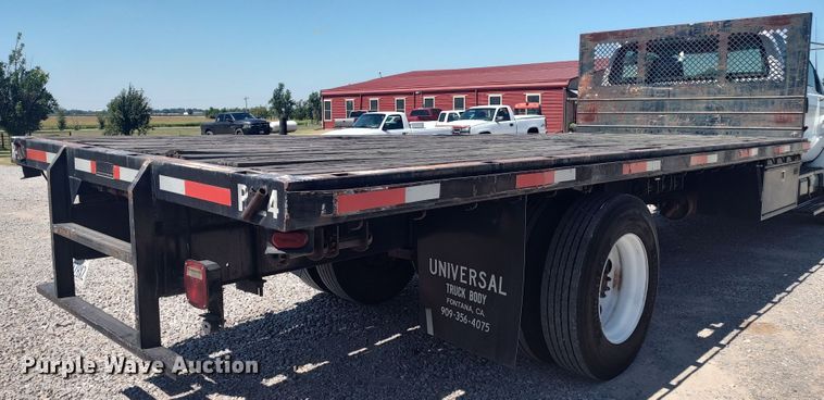 image for item LU9136 2006 Ford F650  SuperCab flatbed truck