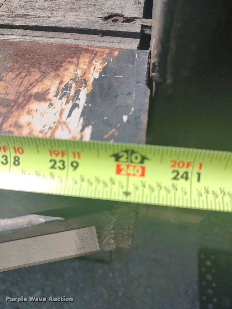 image for item LU9136 2006 Ford F650  SuperCab flatbed truck