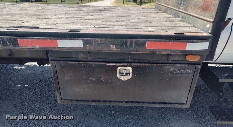 image for item LU9136 2006 Ford F650  SuperCab flatbed truck