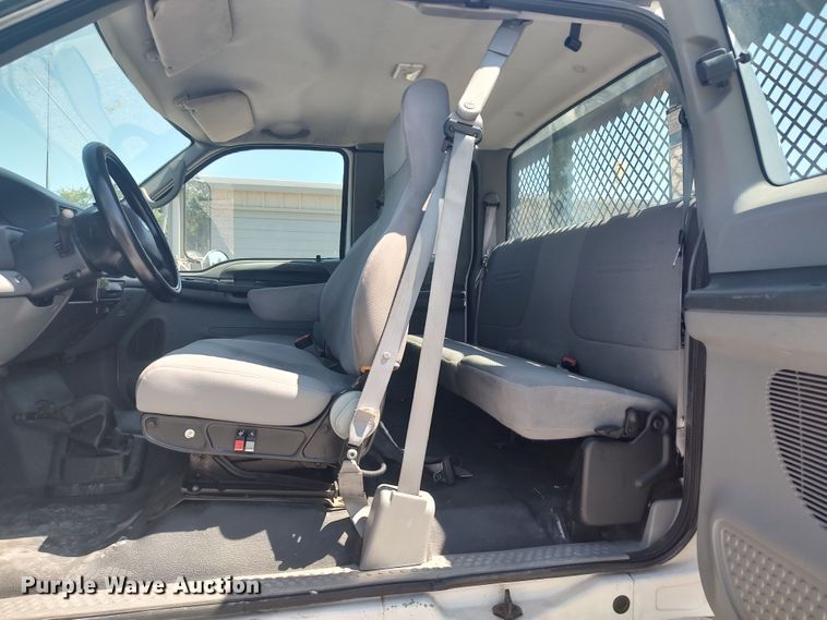 image for item LU9136 2006 Ford F650  SuperCab flatbed truck