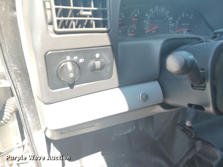 image for item LU9136 2006 Ford F650  SuperCab flatbed truck