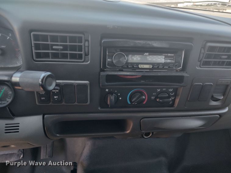 image for item LU9136 2006 Ford F650  SuperCab flatbed truck