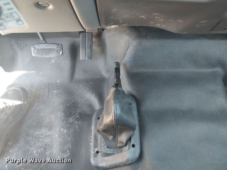 image for item LU9136 2006 Ford F650  SuperCab flatbed truck