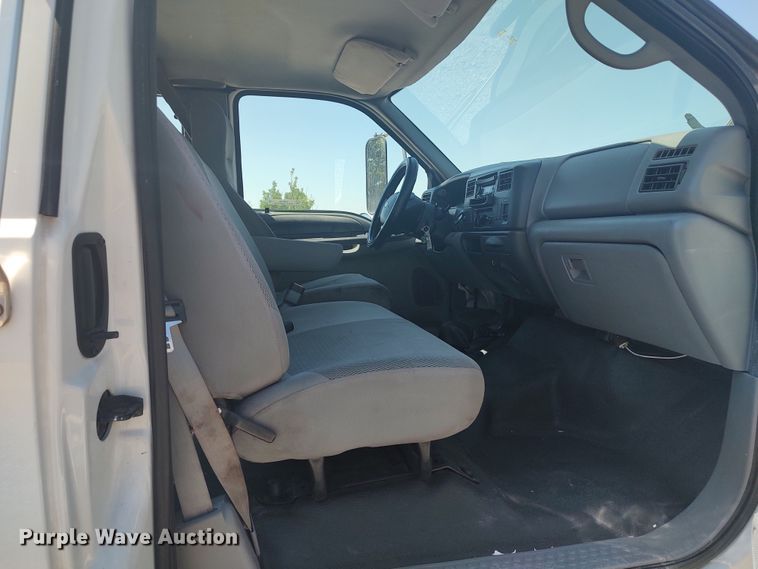 image for item LU9136 2006 Ford F650  SuperCab flatbed truck