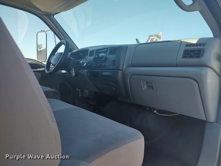 image for item LU9136 2006 Ford F650  SuperCab flatbed truck