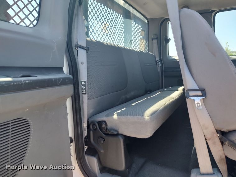 image for item LU9136 2006 Ford F650  SuperCab flatbed truck