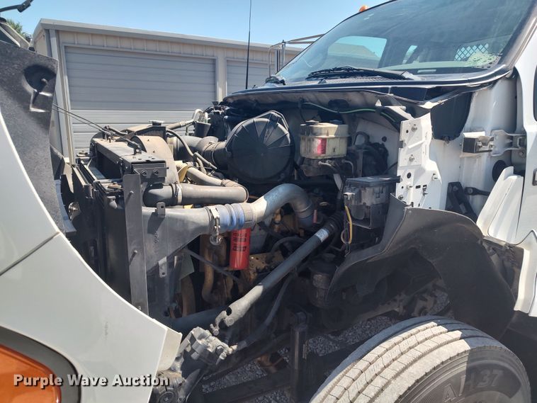 image for item LU9136 2006 Ford F650  SuperCab flatbed truck