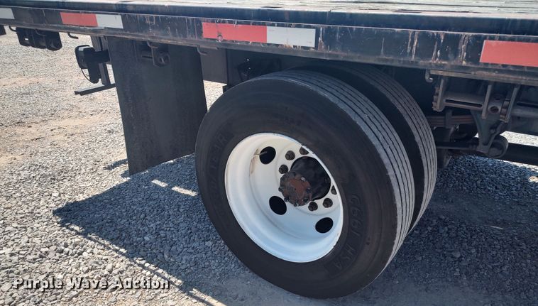 image for item LU9136 2006 Ford F650  SuperCab flatbed truck