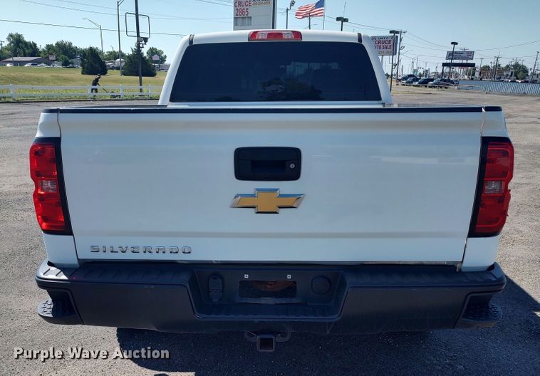 image for item LU9148 2018 Chevrolet Silverado 1500  Double Cab pickup truck