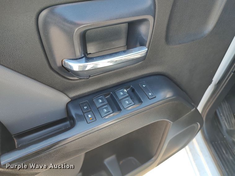 image for item LU9148 2018 Chevrolet Silverado 1500  Double Cab pickup truck