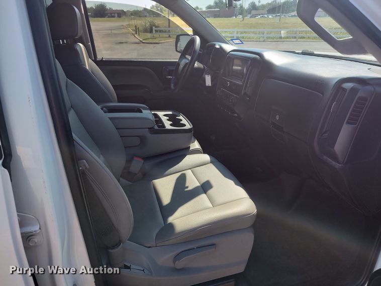 image for item LU9148 2018 Chevrolet Silverado 1500  Double Cab pickup truck