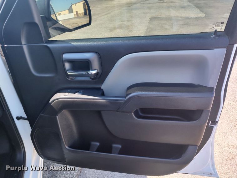 image for item LU9148 2018 Chevrolet Silverado 1500  Double Cab pickup truck