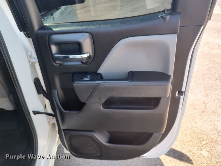 image for item LU9148 2018 Chevrolet Silverado 1500  Double Cab pickup truck