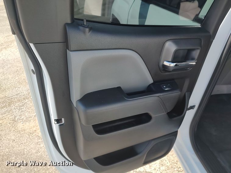 image for item LU9148 2018 Chevrolet Silverado 1500  Double Cab pickup truck