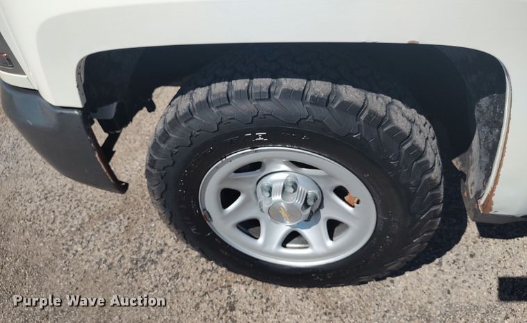 image for item LU9148 2018 Chevrolet Silverado 1500  Double Cab pickup truck