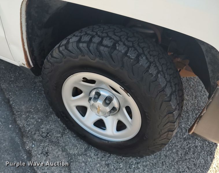 image for item LU9148 2018 Chevrolet Silverado 1500  Double Cab pickup truck