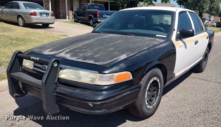 image for item LU9150 1996 Ford Crown Victoria Police Interceptor