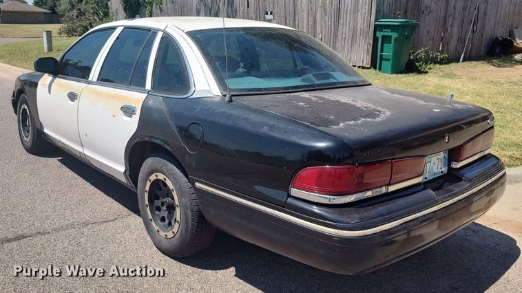 image for item LU9150 1996 Ford Crown Victoria Police Interceptor