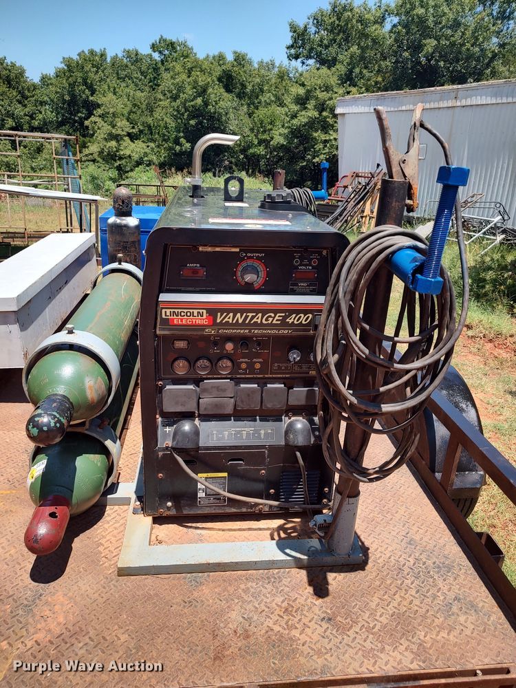 image for item LU9156 Lincoln Electric Vantage 400  welder