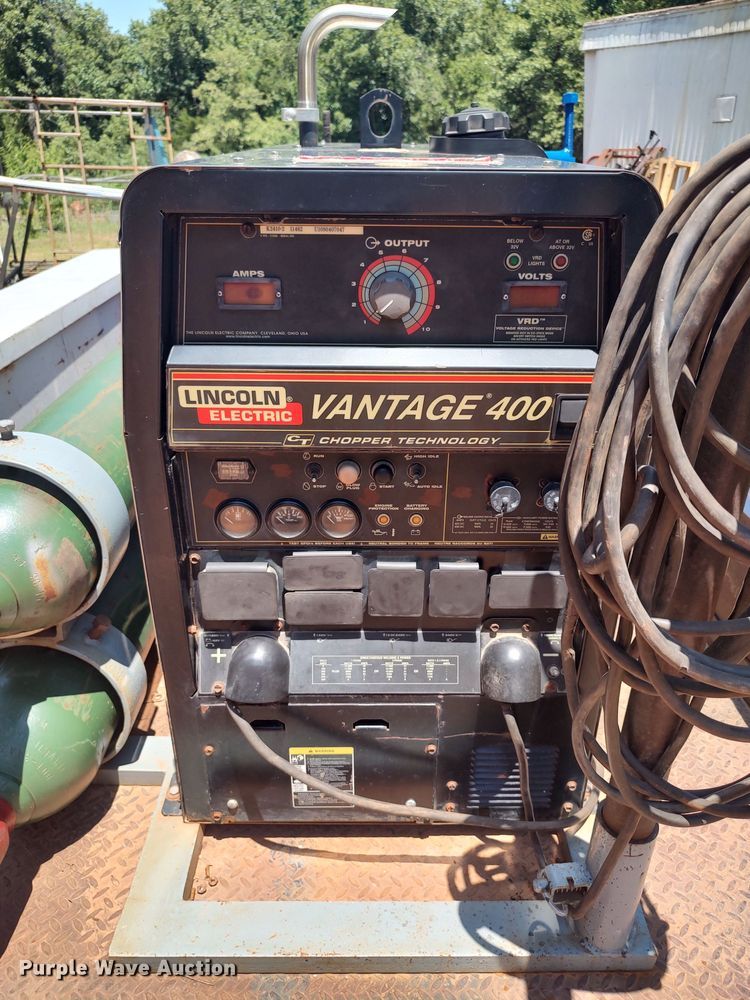 image for item LU9156 Lincoln Electric Vantage 400  welder