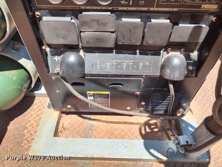 image for item LU9156 Lincoln Electric Vantage 400  welder