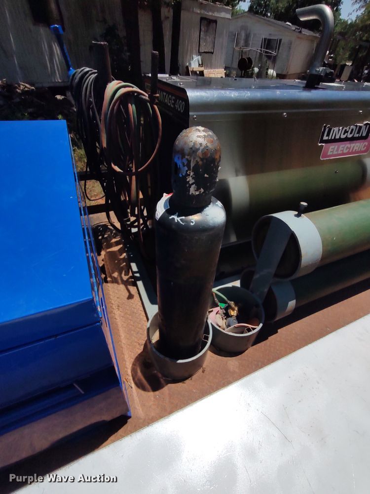 image for item LU9156 Lincoln Electric Vantage 400  welder