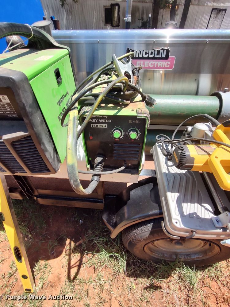 image for item LU9156 Lincoln Electric Vantage 400  welder