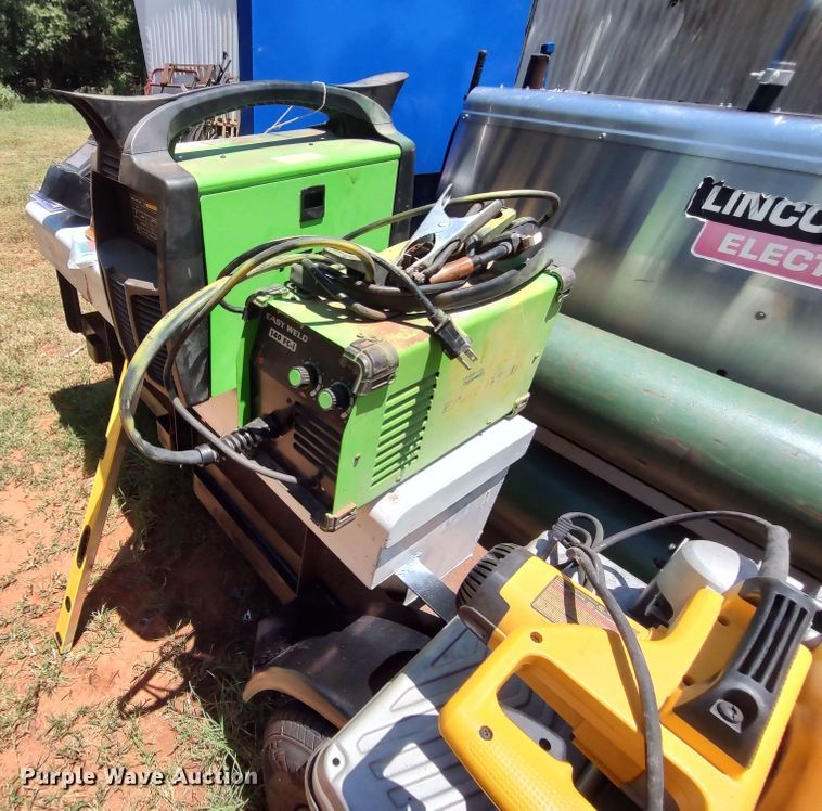 image for item LU9156 Lincoln Electric Vantage 400  welder