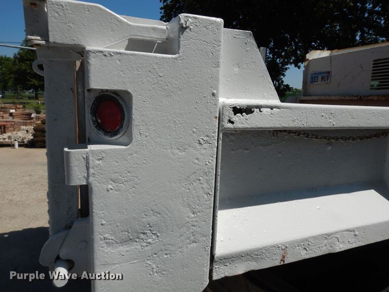 image for item MD9242 1999 Ford F450 Super Duty  dump flatbed truck