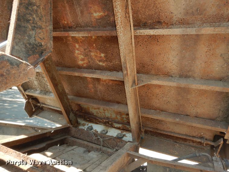 image for item MD9242 1999 Ford F450 Super Duty  dump flatbed truck